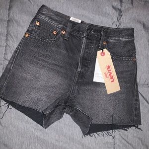 NWT Levi’s Black Cutoff Jean Shorts